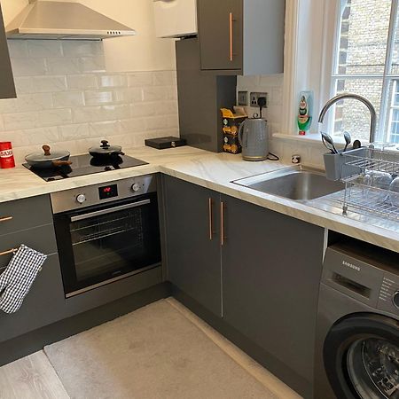 Charming Newly Refurb 2-Bed 2-Bath Whole Apartment Near Hyde Park & Kensington, Prime Paddington Location Zone 1 London Luaran gambar