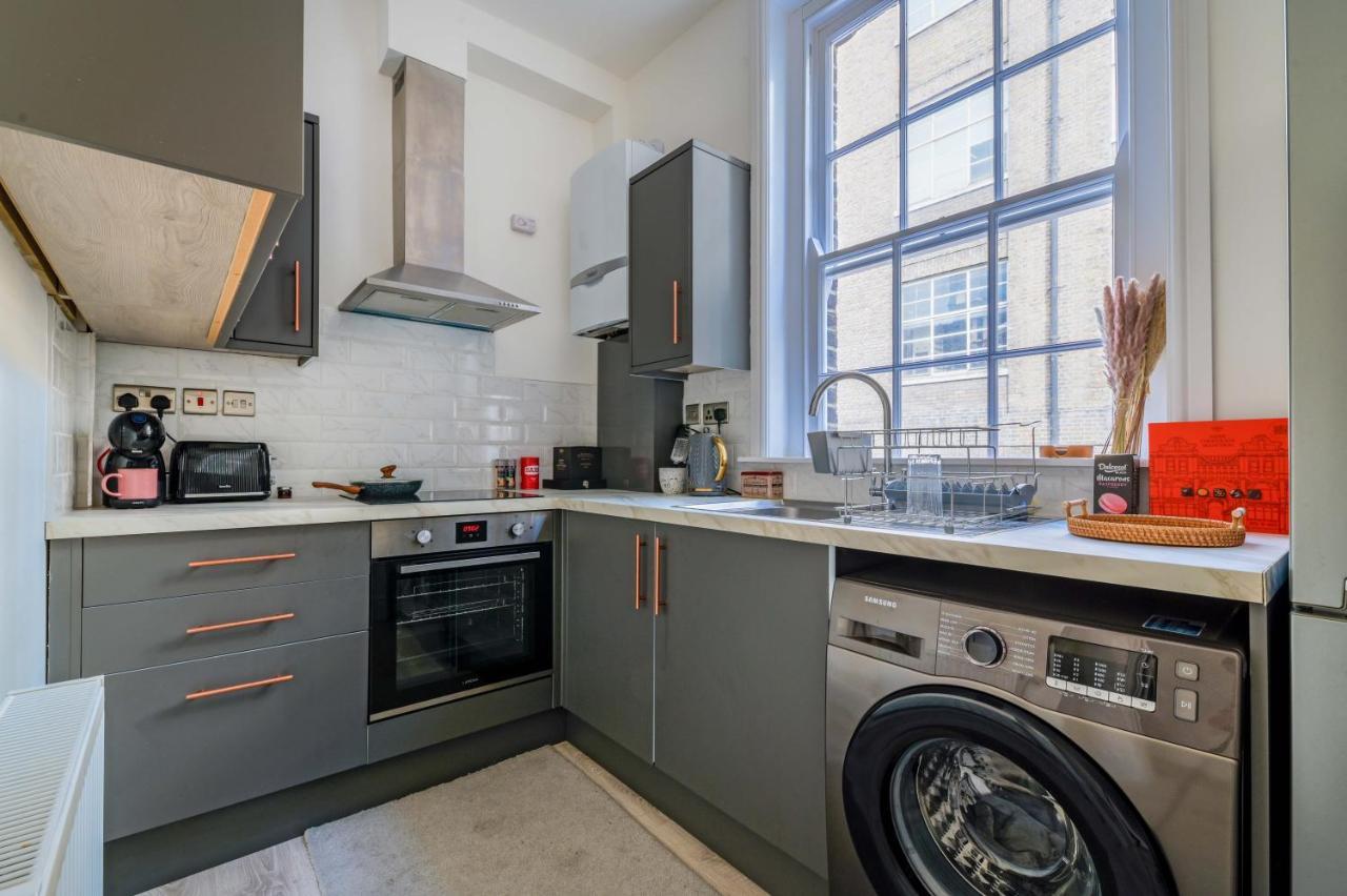 Charming Newly Refurb 2-Bed 2-Bath Whole Apartment Near Hyde Park & Kensington, Prime Paddington Location Zone 1 London Luaran gambar