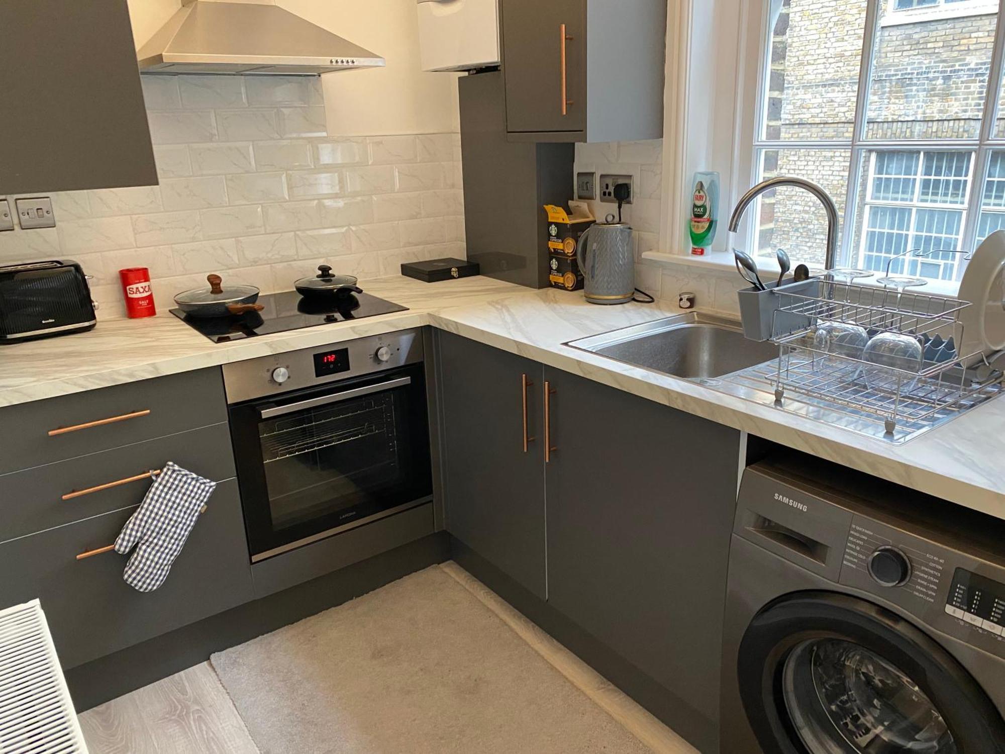 Charming Newly Refurb 2-Bed 2-Bath Whole Apartment Near Hyde Park & Kensington, Prime Paddington Location Zone 1 London Luaran gambar