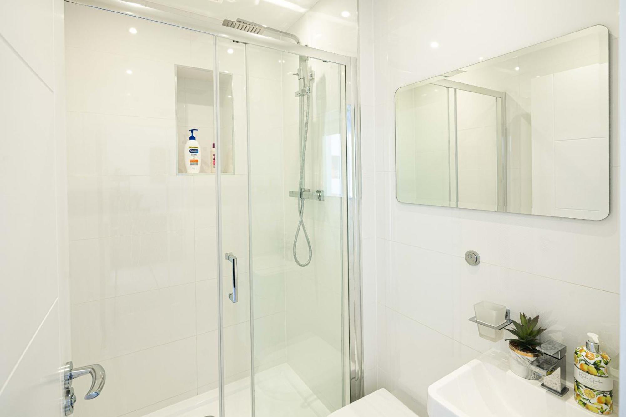 Charming Newly Refurb 2-Bed 2-Bath Whole Apartment Near Hyde Park & Kensington, Prime Paddington Location Zone 1 London Luaran gambar